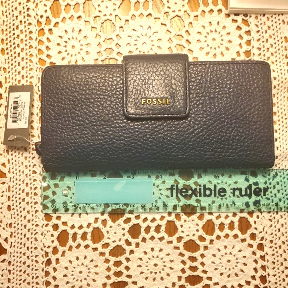SOLD - Fossil Madison Clutch Wallet - Midnight Navy